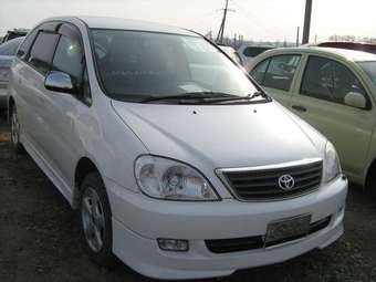 2001 Toyota Nadia Pictures