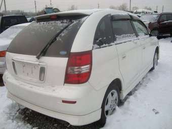 2001 Toyota Nadia Pictures