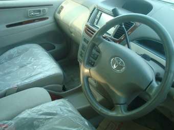 2001 Toyota Nadia Photos