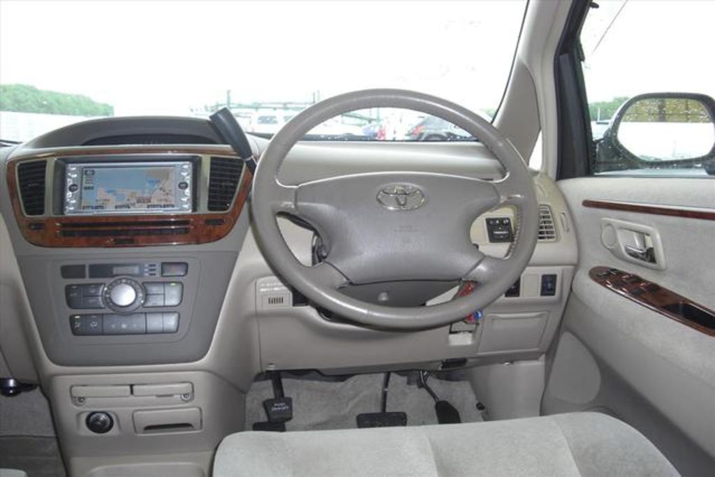 2002 Toyota Nadia