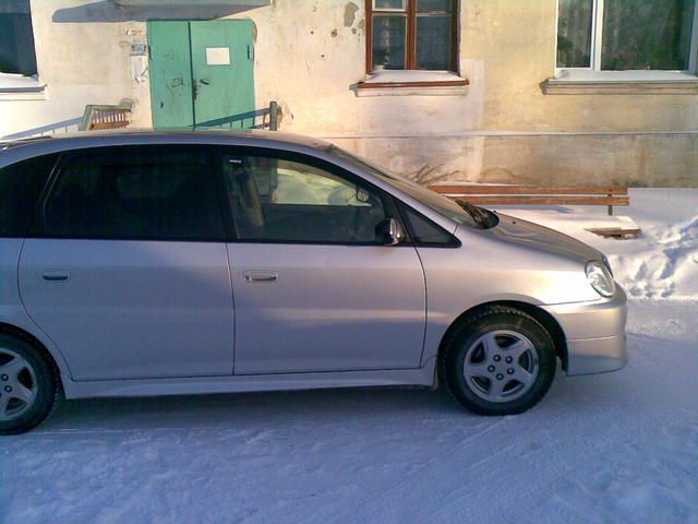 2002 Toyota Nadia