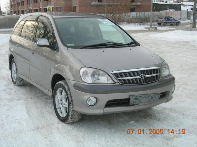 2002 Toyota Nadia