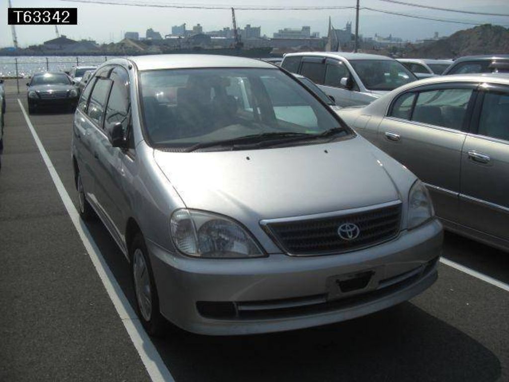 2002 Toyota Nadia