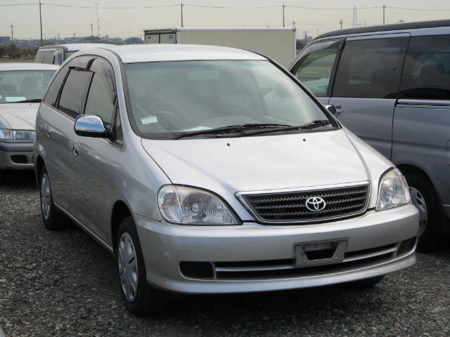 2002 Toyota Nadia Photos