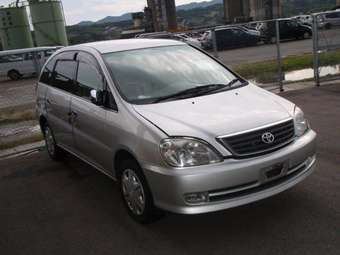 2002 Toyota Nadia Pictures