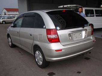 2002 Toyota Nadia Pictures