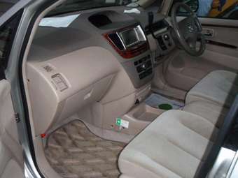 2002 Toyota Nadia Photos