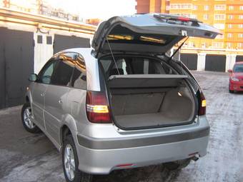 2002 Toyota Nadia Pictures