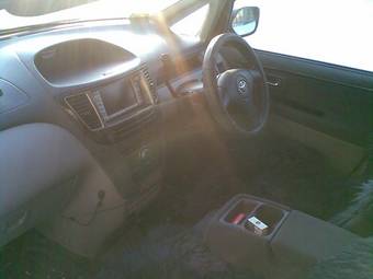 2002 Toyota Nadia Photos