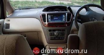 2002 Toyota Nadia Photos
