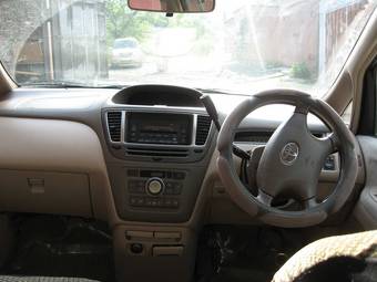 2002 Toyota Nadia Pictures