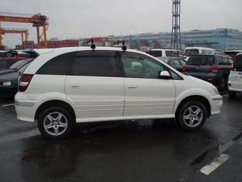 2003 Toyota Nadia Photos
