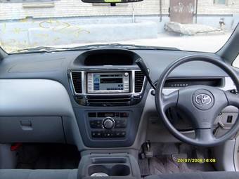 2003 Toyota Nadia Pictures