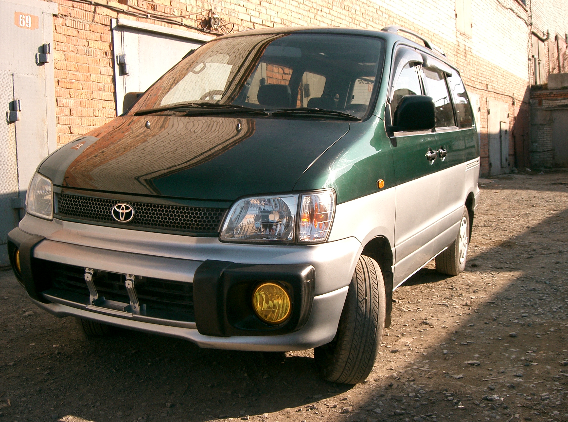 1998 Toyota Noah