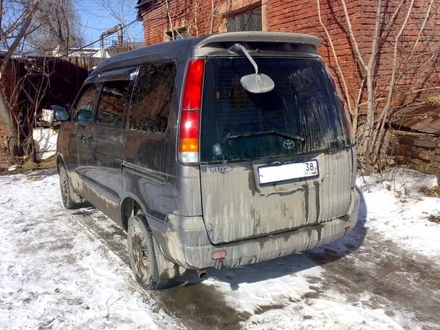 1999 Toyota Noah