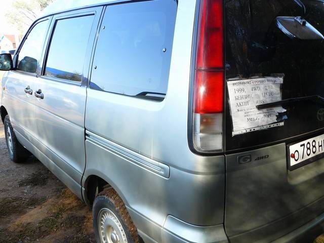 1999 Toyota Noah