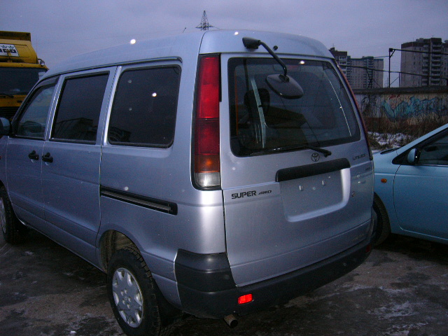 1999 Toyota Noah Photos