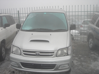 2000 Toyota Noah