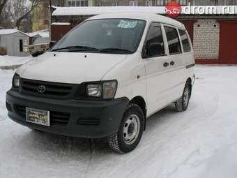 2000 Toyota Noah