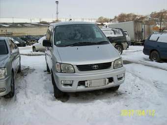 2000 Toyota Noah