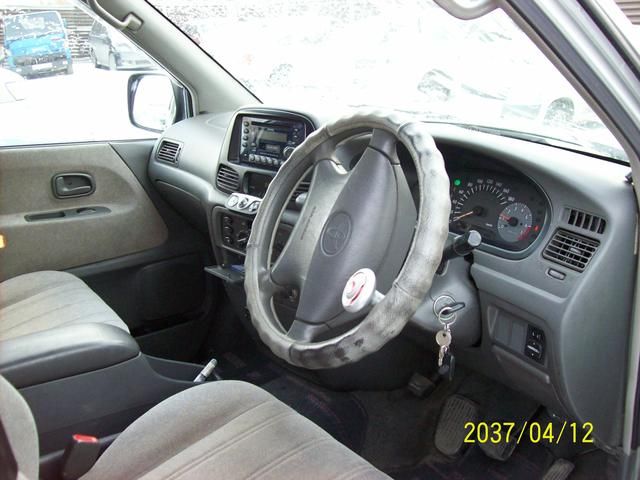 2000 Toyota Noah