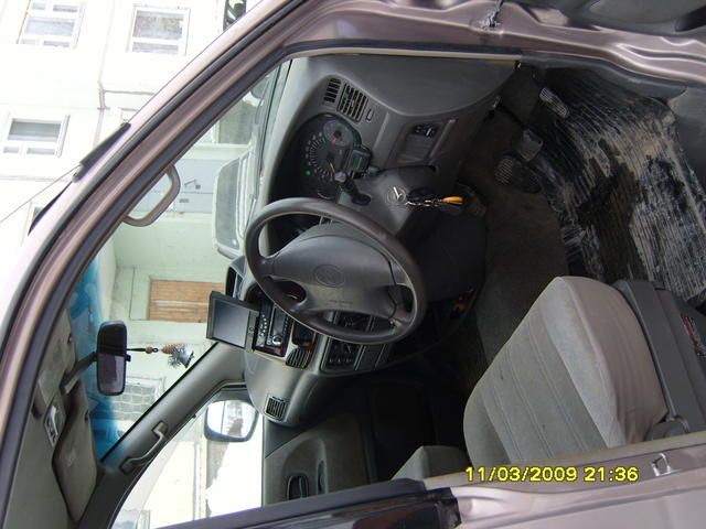 2000 Toyota Noah