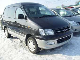 2000 Toyota Noah