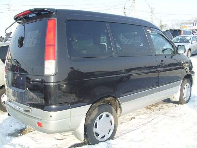 2000 Toyota Noah