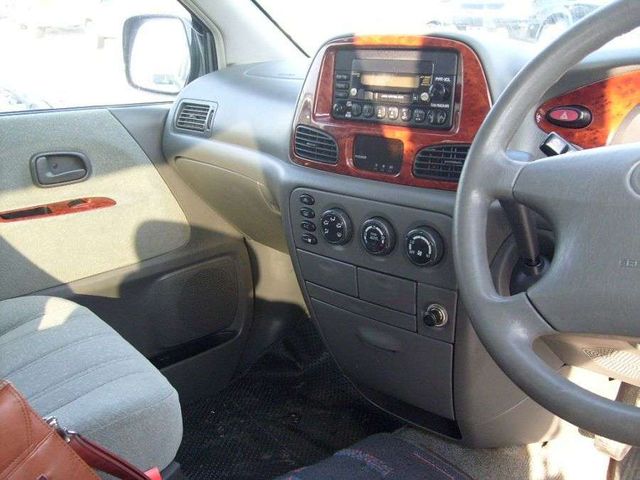 2000 Toyota Noah