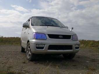 2000 Toyota Noah