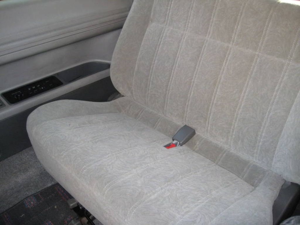 2000 Toyota Noah