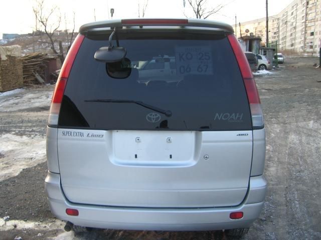 2000 Toyota Noah