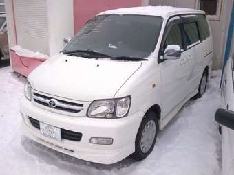 2000 Toyota Noah Pictures