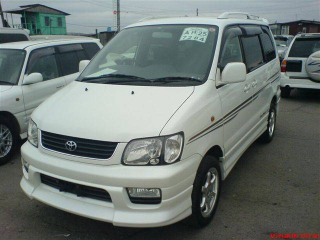 2001 Toyota Noah