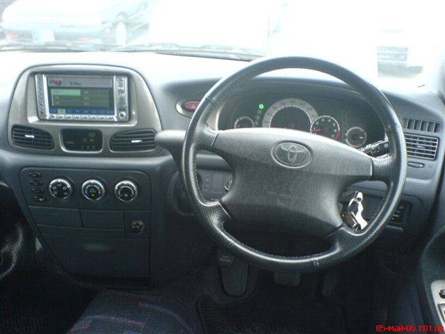 2001 Toyota Noah