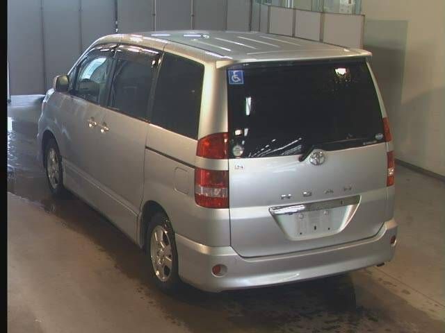 2001 Toyota Noah