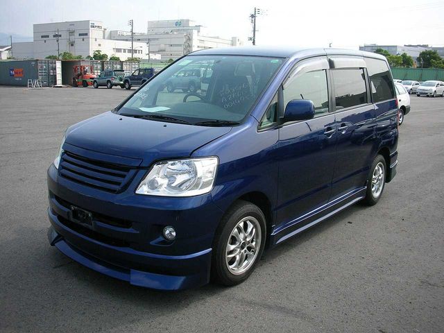 2001 Toyota Noah