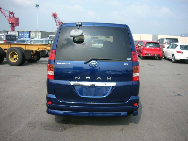 2001 Toyota Noah