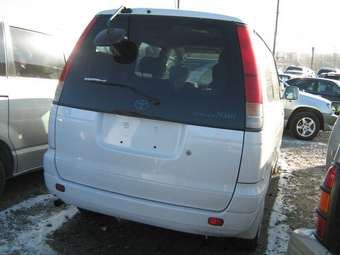 2001 Toyota Noah Pictures