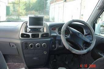 2001 Toyota Noah Pictures