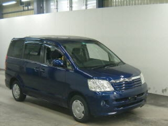 2002 Toyota Noah