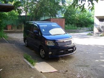 2002 Toyota Noah