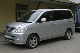 2002 Toyota Noah