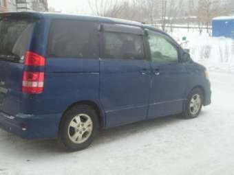 2002 Toyota Noah