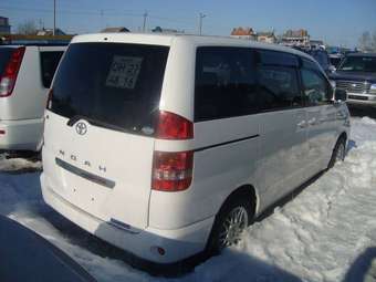 2002 Toyota Noah