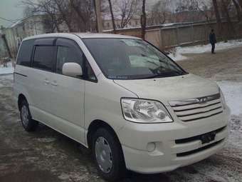 2002 Toyota Noah