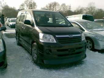 2002 Toyota Noah