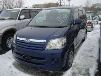 2002 Toyota Noah