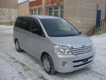 2002 Toyota Noah