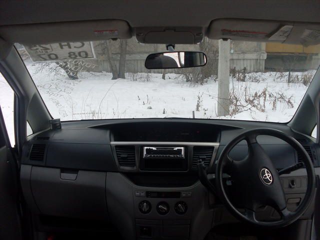 2002 Toyota Noah